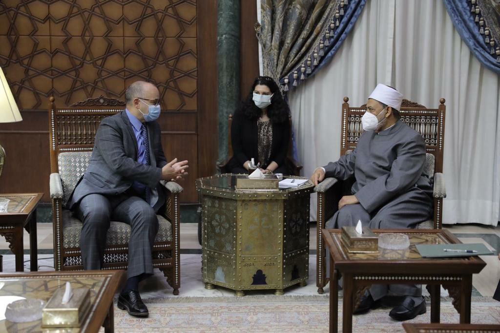 شيخ الأزهر والسفير الكندي